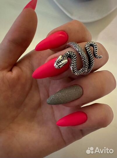 Маникюр с покрытием, наращивание,педикюр