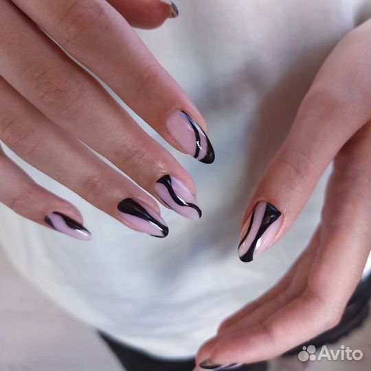 Маникюр и педикюр