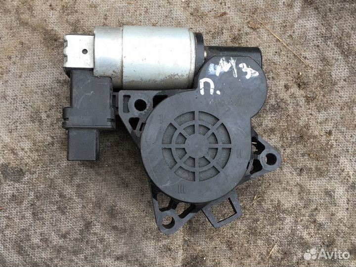 Мотор стеклоподъемника Мазда 3 BK