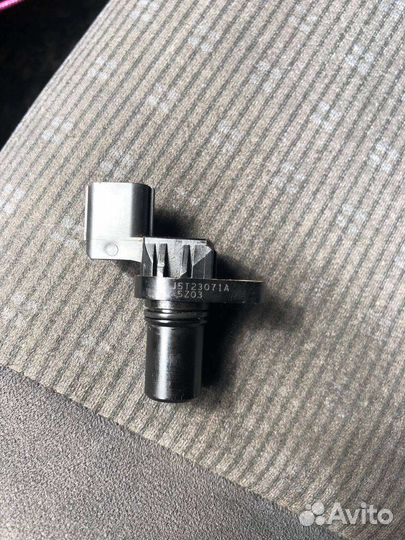 Датчик распредвала lancer 9