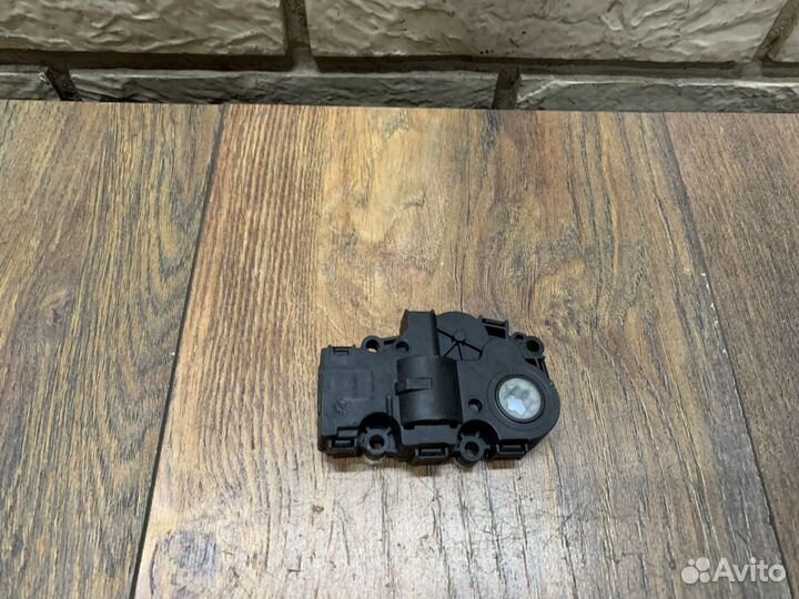 Range Rover Sport Моторчик заслонки отопителя