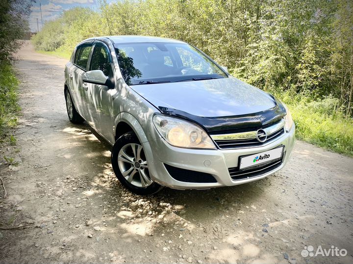 Opel Astra 1.6 МТ, 2013, 88 000 км