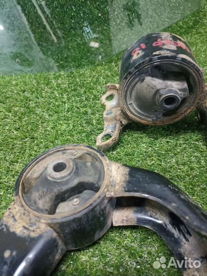 Подушка двигателя mitsubishi lancer 10