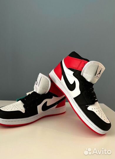 Кроссовки Nike Air Jordan 1 Mid NEW