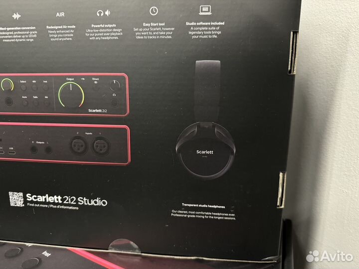 Focusrite Scarlett 2i2 Studio 4th Gen