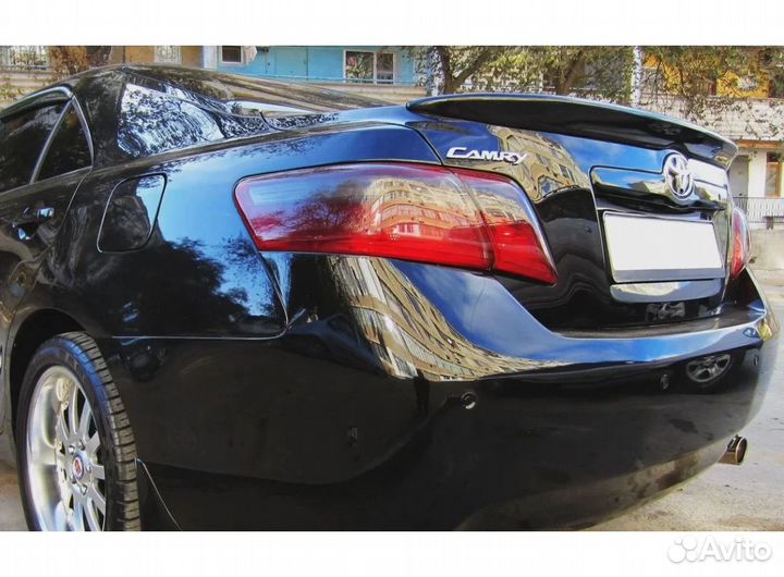 Лип-спойлер Toyota Camry 40 на крышку багажника