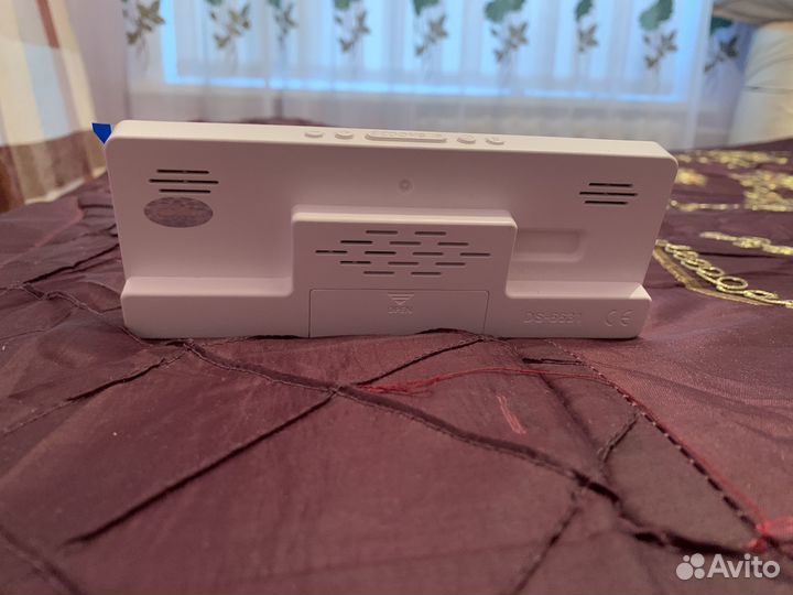 Часы настольные электронные зеркальные из пластика