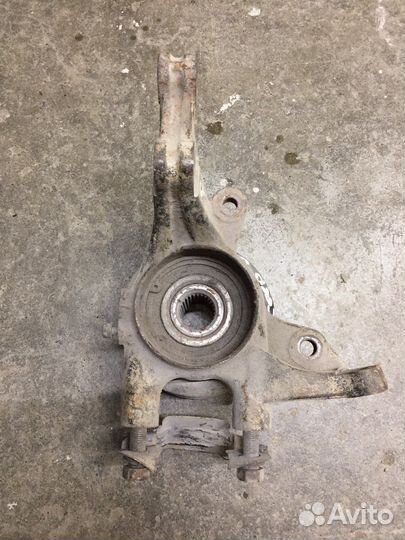 Кулак передний правый Kia Ceed ED