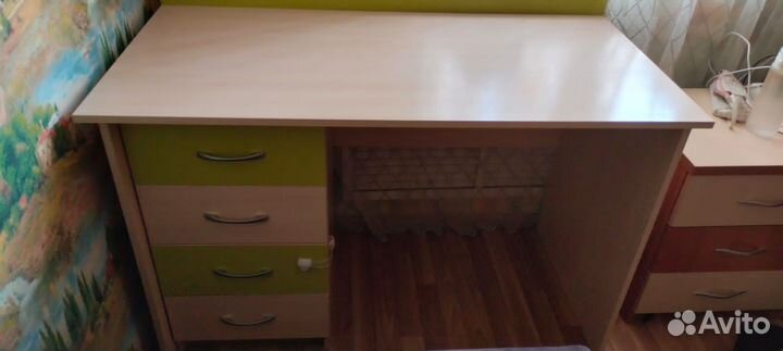 Письменный стол