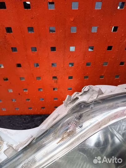 Фара левая Toyota Camry 40 ксенон