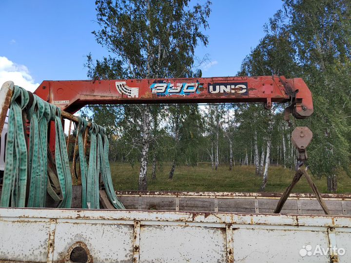 Бортовой грузовик Isuzu Forward (F-Series) с КМУ UNIC, 1990