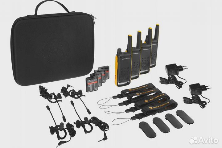 С/ц. Комплект из четырёх радиостанций Motorola T82