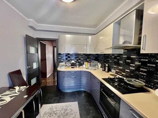 2-к. квартира, 63 м², 2/10 эт.