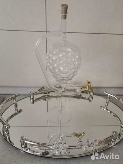 Поднос, держатель для вина, диспенсер для напитков