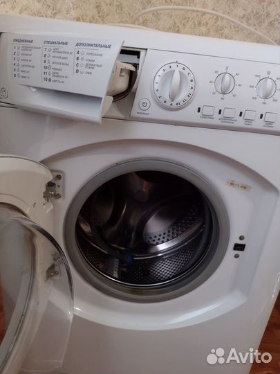 Стиральная машина Hotpoint Ariston б/у