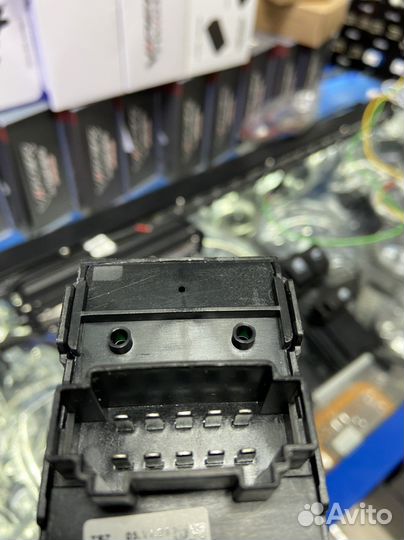 Блок управления стеклоподъемниками Volksvagen polo