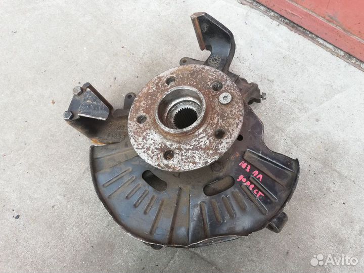 Рычаг, кулак поворотный левый передний A1633320101