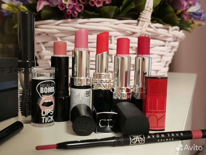 Косметика пакетом декоративная бу помада карандаш