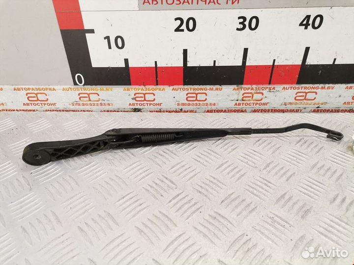 Щеткодержатель (поводок стеклоочистителя, дворник)