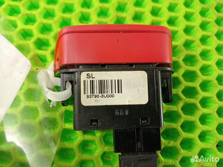 Кнопка аварийной сигнализации Kia Sportage