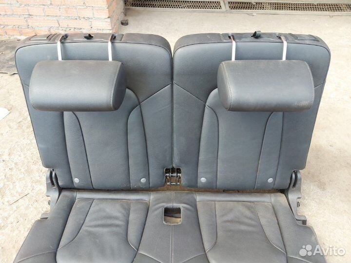 Третий ряд сидений Audi Q7 внедорожник 3.6 2007