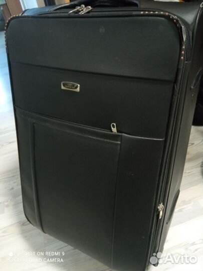 Чемодан на колесах большой