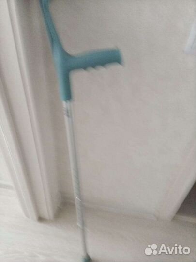 Костыль с подлокотником, новый