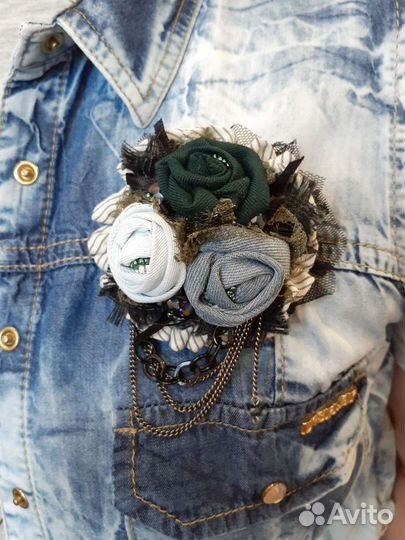 Брошь цветок из ткани бохо