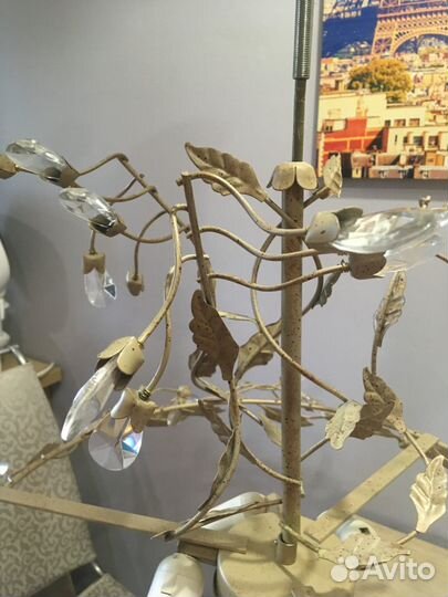 Продам люстру