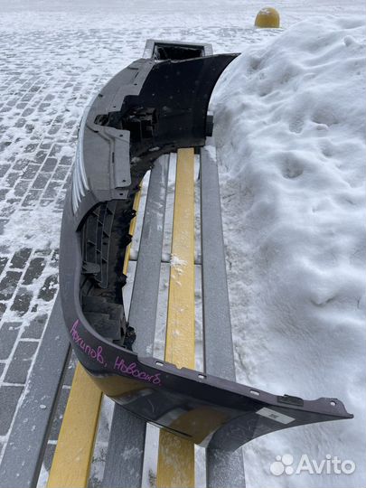 Бампер nissan с решеткой