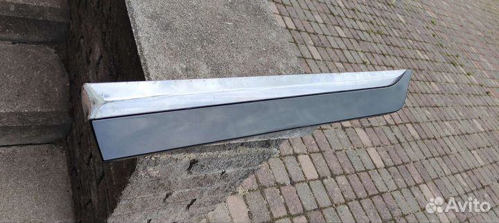 Молдинг задней левой двери Вольво хс60 201-2017