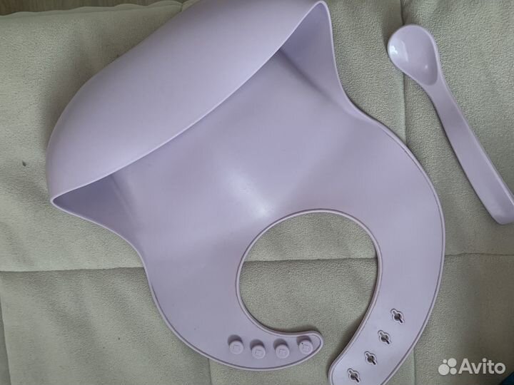 Силиконовый слюнявчик в ложечкой