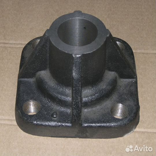 Кронштейн реактивной штанги полуприцепа боковой