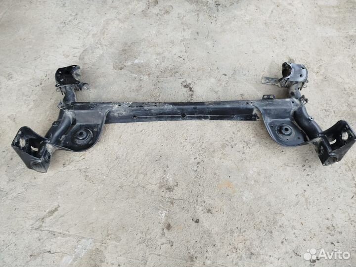 Задняя балка на весту