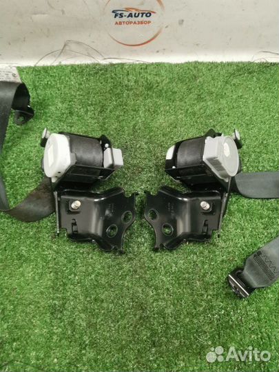 Ремень безопасности задний Mazda 3 хетчбэк BM 2.0