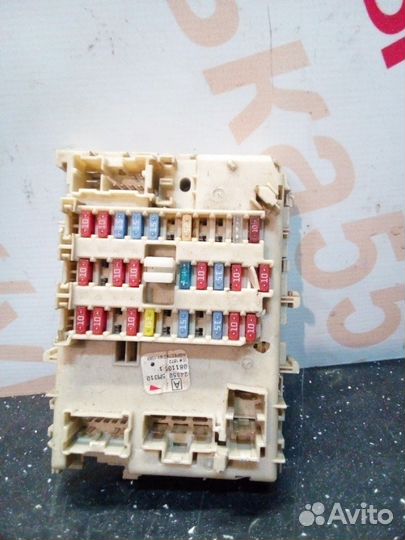Блок предохранителей салонный Ниссан Альмера