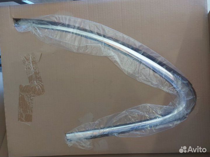 Молдинг стекла Porsche Cayenne 958