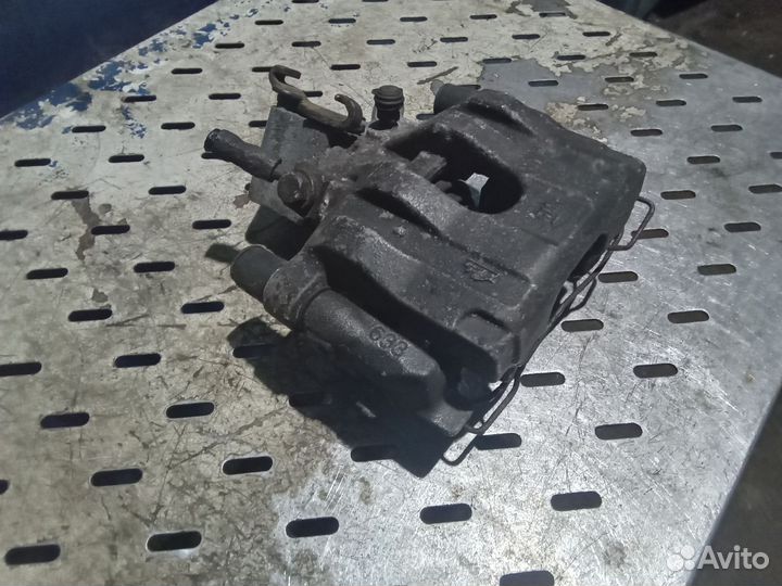 Суппорт задний правый Opel Vectra C