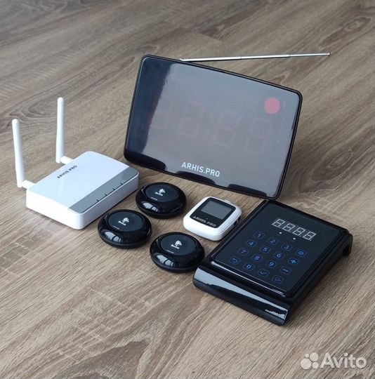 Кнопка вызова официанта, часы, табло, пуль, репите