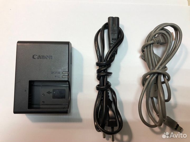 Зеркальный фотоаппарат Canon + набор объективов