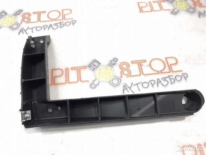 Крепление заднего бампера правое VW Touareg GP (7