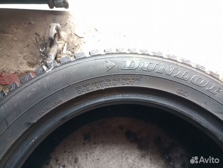 Dunlop SP Winter Ice 01 205 R16