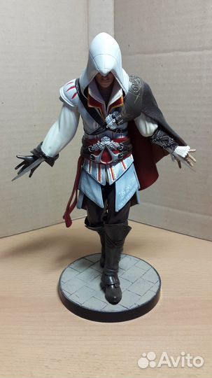 Статуэтка Эцио, Assassin's creed 2: White Edition