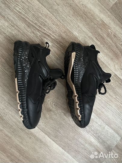 Кроссовки traffa