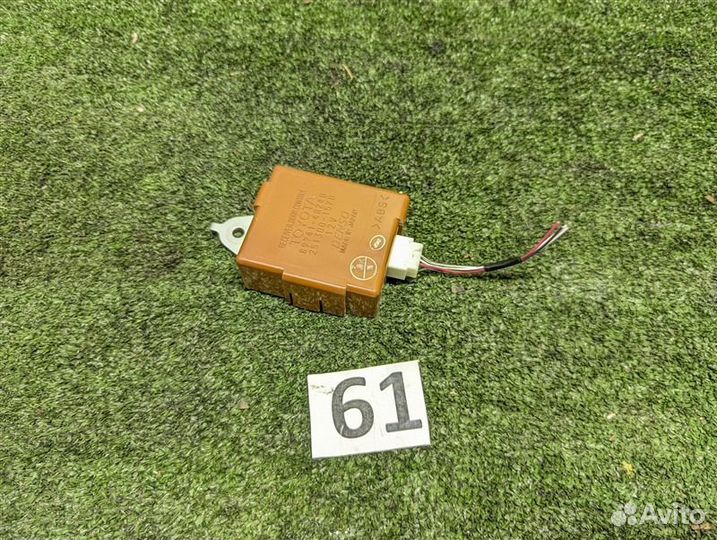 Блок управления дверями Toyota Harrier GSU35