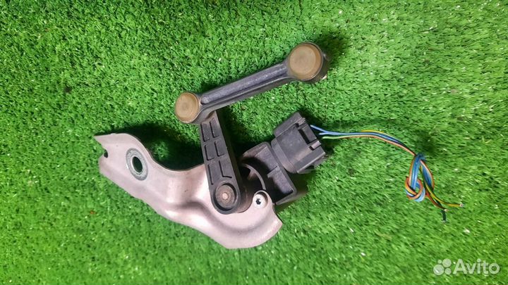 Датчик положения кузова передний правый Volkswagen