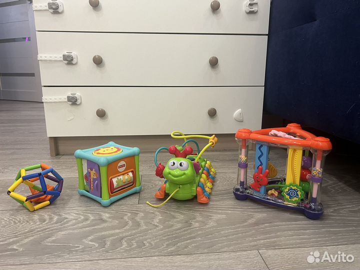 Развивающие игрушки для малышей