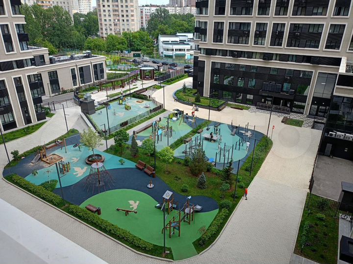 7-к. квартира, 40 м², 7/25 эт.