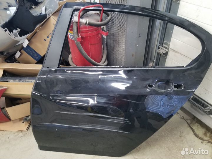 Задняя левая дверь peugeot 408