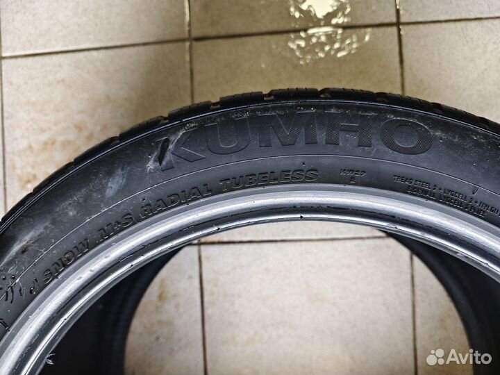 Kumho WinterCraft KW27 245/45 R19 и 275/40 R19 102Y